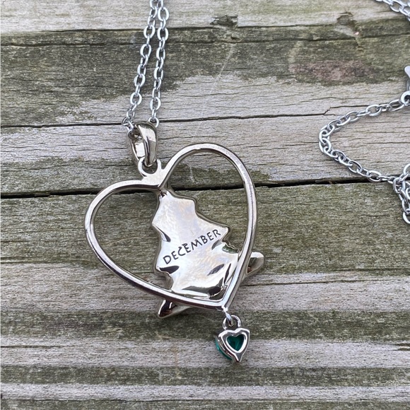 Christmas Tree crystal adorned heart necklace December stainless steel chain - Picture 4 of 8